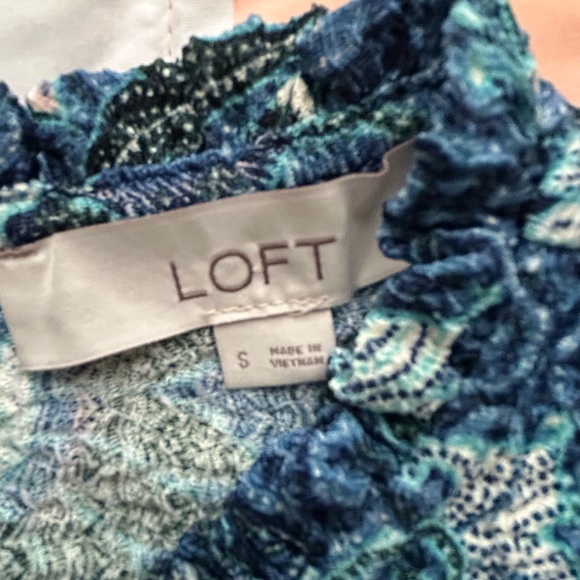 LOFT Dahlia Textured Ruffle Puff Sleeve Top Size Small Blue - Picture 7 of 7